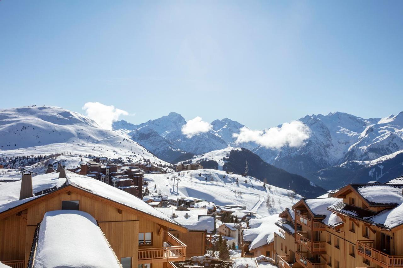 Grandes Rousses Hotel & Spa Alpe d'Huez Exterior foto A general view of the ski resort