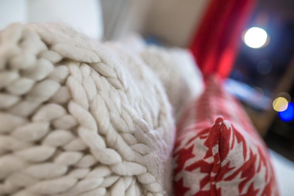 Grandes Rousses Hotel & Spa Alpe d'Huez Exterior foto A close-up of a knitted throw