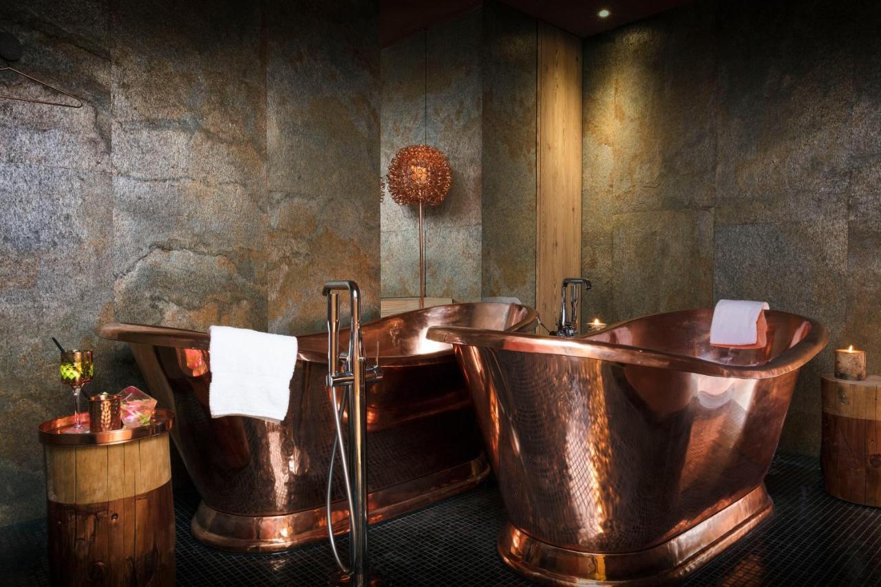 Grandes Rousses Hotel & Spa Alpe d'Huez Exterior foto Copper bathtub